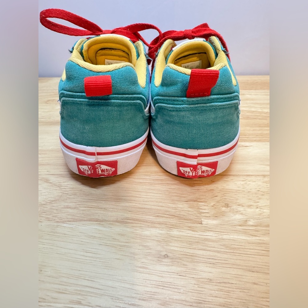 Colorblock Low-Top Sneakers in Teal, Blue & Red - Picture 4 of 14